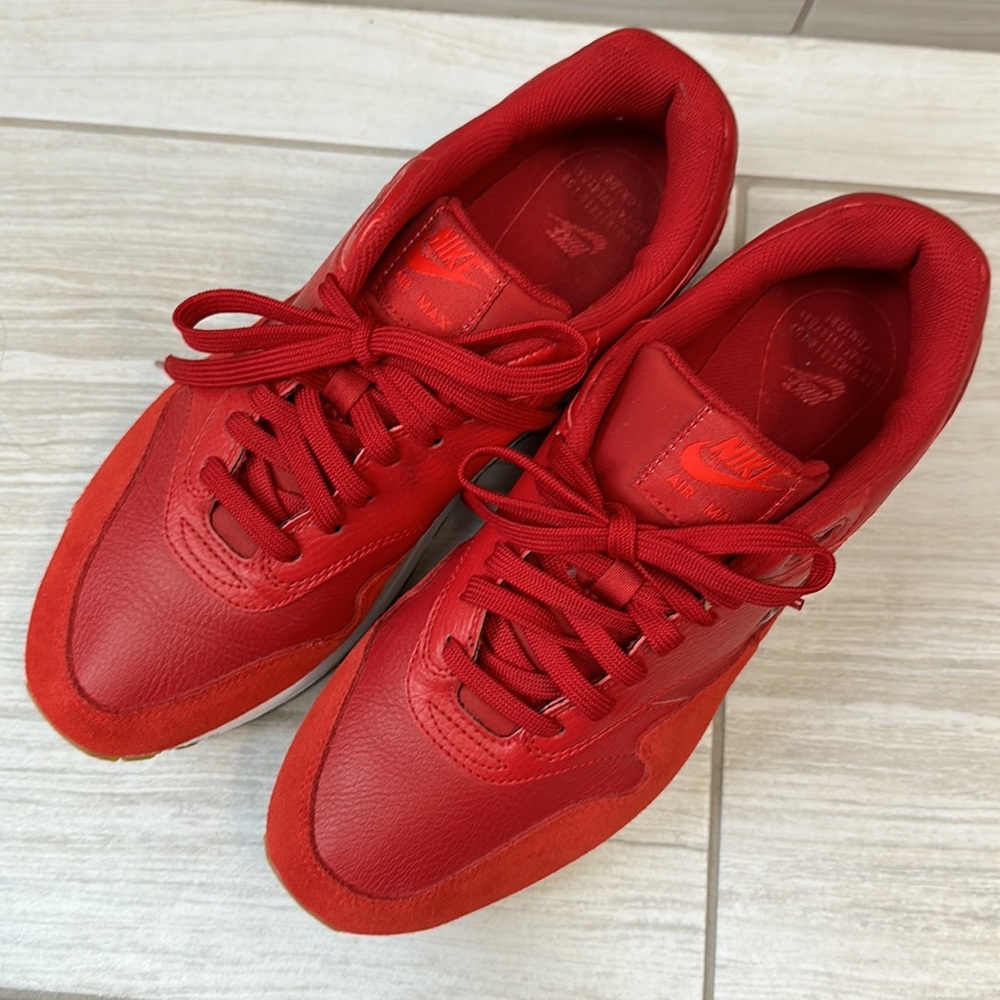 Red Air Max - Picture 4 of 10